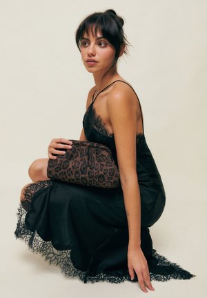 MISAKO Ülerinna-kott - brown