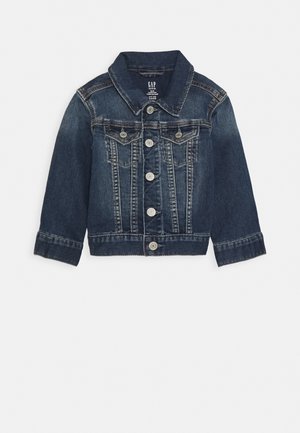 Mørkeblå denimjakke til småbørn med sølvknapper, to knappede brystlommer og klassisk krave på hvid baggrund.