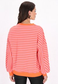 faina Felpa - orange pink