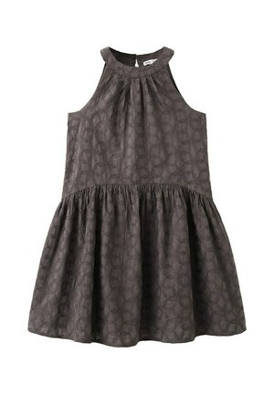 Vestido sin mangas de color gris oscuro, con cuello alto, cintura fruncida y un sutil patrón floral bordado, cierre con botones en la espalda.