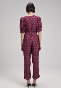 adL V-NECK PLEATED - Mono - printed damson
