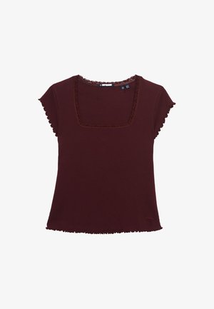 Kortærmet, mørkerød ribstrikket top med firkantet halsudskæring og bølgede kanter på ærmer og kant.