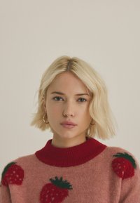 Next Pulover - pink