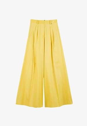Pantaloni gialli a gamba larga con vita alta, pinces frontali, passanti per cintura e chiusura frontale nascosta.