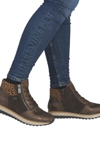 Rieker Bottines à lacets - braun