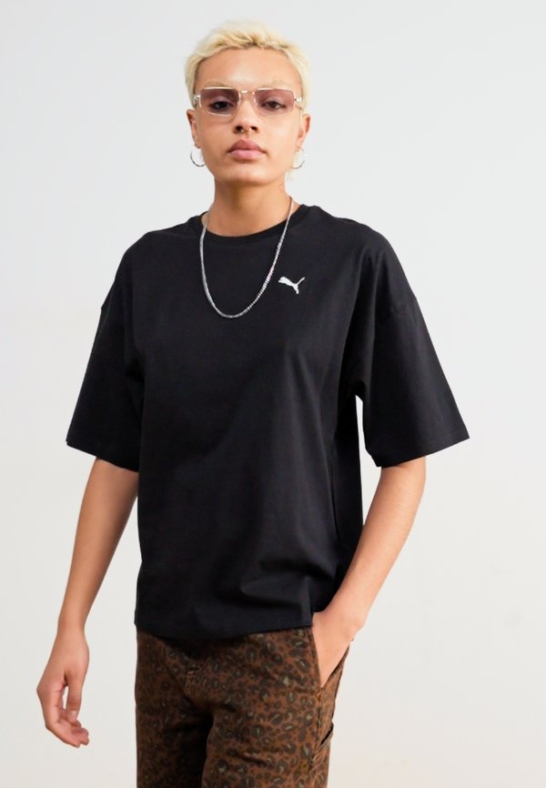 WARDROBE OVERSIZED TEE - Basic T-shirt3