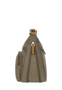 Borsa a spalla in nylon marrone con più scomparti con zip, dettagli in pelle e forma triangolare. Presenta una tracolla beige per il trasporto.