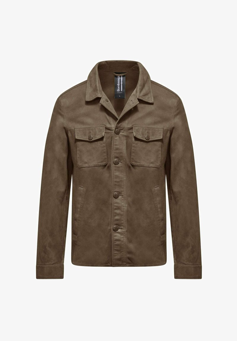 Giacca marrone con bottoni, dal tessuto morbido; presenta due taschini sul petto e un colletto classico; progettata per un look casual.