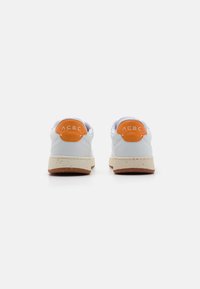 ACBC EVERGREEN BICOLOR UNISEX - Sportcipő - white/salmon/acquamarina