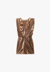 Metallisches Bronze-Kleid mit drapiertem Design, rundem Ausschnitt und tailliertem Bund. Geschmeidige Textur mit Falten, die visuelles Interesse erzeugen.