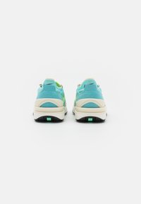 Nike Sportswear W NIKE WAFFLE ONE - Sapatilhas - white/lime glow/black