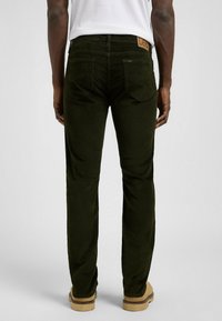 Lee RIDER - Vaqueros slim fit - olive_night