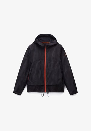 Mustapakki sadeviitta, jossa on ruudullinen kuvio, oranssi vetoketju edessä ja nyörit helmassa. Huppumallinen malli pitkillä hihoilla.