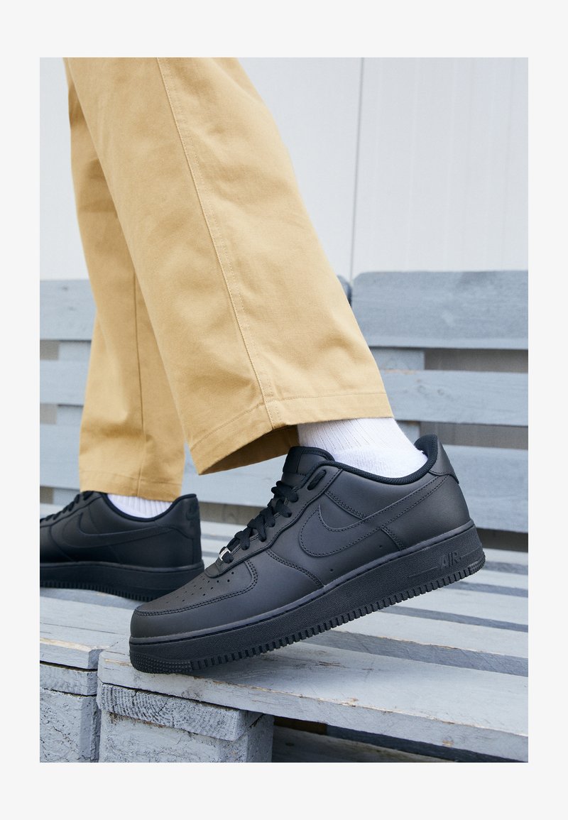 Nike Sportswear AIR FORCE 1 '07 - Trainers - black - Zalando.de