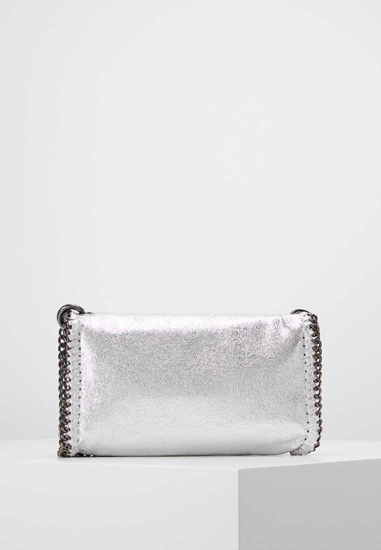 Gina Tricot MALVA Skulderveske silver Zalando.no Gina Tricot MALVA Skulderveske gold Zalando.no
