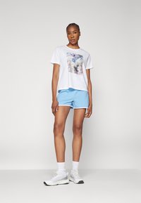 ONLY Play ONPMAL LIFE LOOSE TEE BOX - T-shirts med print - white