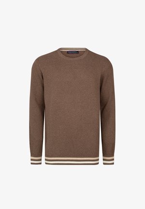 Brązowy dzianinowy sweter z teksturowanym wzorem, okrągłym dekoltem i długimi rękawami. Posiada kontrastowe kremowe paski na mankietach i u dołu.