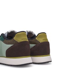 Woden RONJA - Trainers - deep forest multi