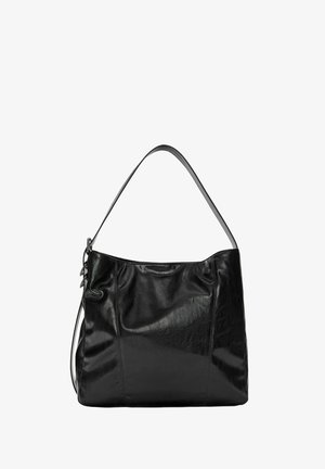 Črna usnjena ženska torba za ramo z gladko teksturo, mehkobo in dolgo zanko. Ima subtilno šivanje in ohlapno zasnovo.