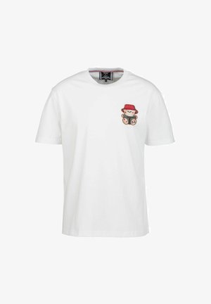 Witte katoenen t-shirt met een gestikt berenlogo met een rode hoed, die een boek vasthoudt, geplaatst op de linkerkant van de borst.