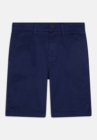 Shorts bleu marine en tissu coton, avec une fermeture à bouton, deux poches avant et un ourlet droit. Texture lisse avec un minimum de détails.
