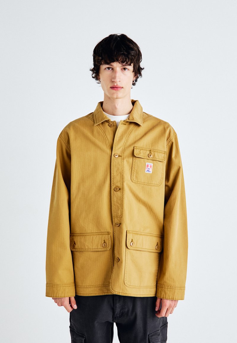 Wrangler CASEY CHORE JACKET - Suvejakk - dijon