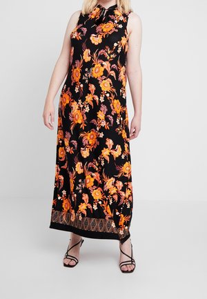 Maxikjole i sort stof med livligt orange og pink blomsterprint. Har halterneck og detaljeret kantudsmykning.
