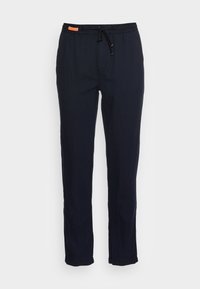 Granatowe, lekkie spodnie wykonane z oddychającego materiału, z elastycznym paskiem w talii i sznurkiem do regulacji, o prostych nogawkach.