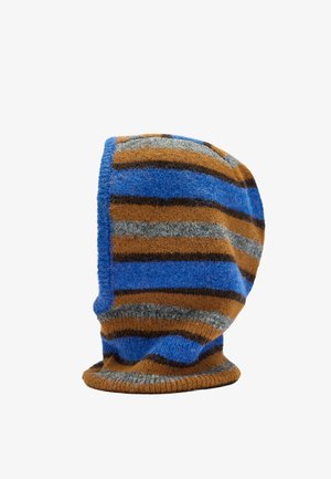 Paskiwana dzianinowa czapka w kolorach niebieskim, brązowym, szarym i czarnym, z miękką, puszystą fakturą i luźnym krojem zwężającym się ku górze.