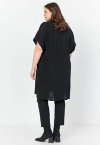Wasabi Concept WA-SIA 5 - Blúzka so zapínaním na gombíky - black