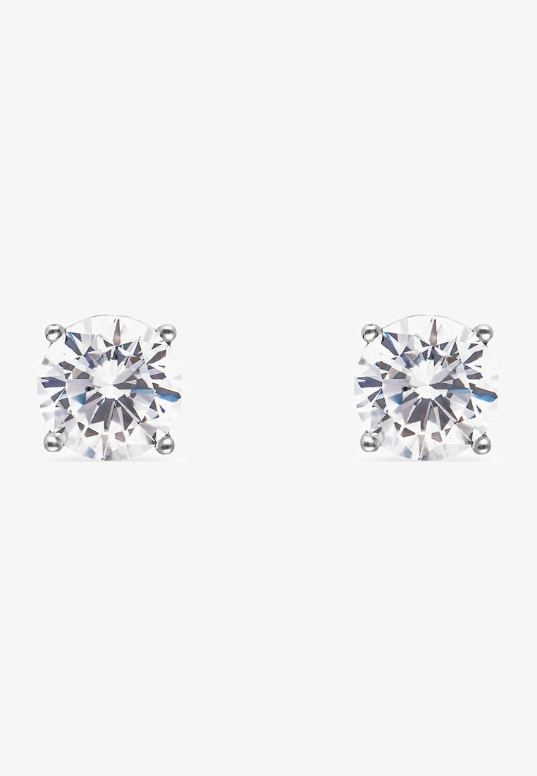 Runda, klara cubic zirconia-studörhängen i silver. Fyrapunktsinfattning framhäver den fantastiska glansen och klarheten. En enkel och elegant design.
