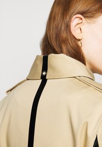 Patrizia Pepe Trenčkot - beige