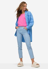 LAURASØN Pantalones - light blue