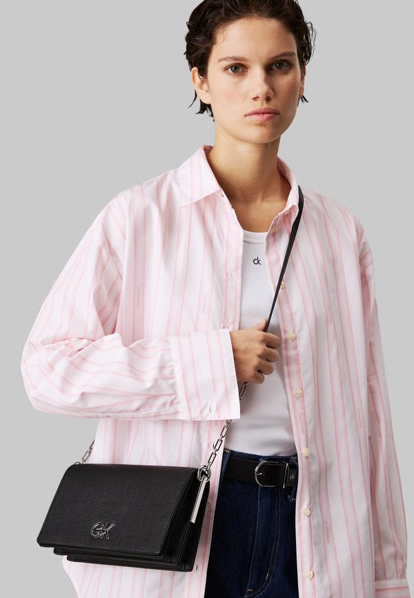 MINI CHAIN BAG - Cross body bag4