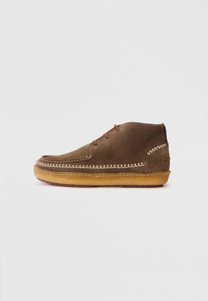 RICHIE - Derbies - sand