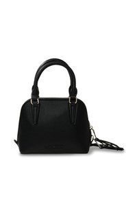 Czarna skórzana torebka Steve Madden z zaokrąglonym wierzchem, podwójnymi uchwytami i srebrnym suwakiem na białym tle.