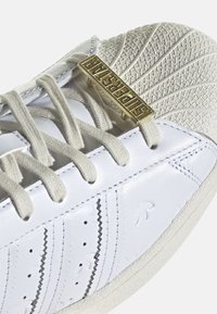 adidas Originals SUPERSTAR UNISEX - Matalavartiset tennarit - cloud white   cloud white   off white