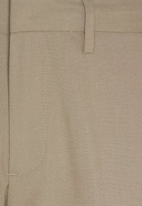 DOCKERS SMART FLEX TROUSER  - Calças - timber wolf