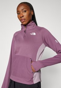 The North Face MOUNTAIN ATHLETICS FLEECE ¼ ZIP - Camisola - midnight mauve/purple chalk