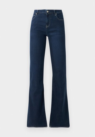 Jeans acampanados azul oscuro de cintura alta, hechos de tela de mezclilla. Presentan dos bolsillos frontales y costuras en contraste a lo largo de las costuras.