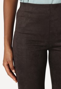 DRYKORN ALIVE - Kalhoty - brown