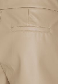ONLY Shorts - beige