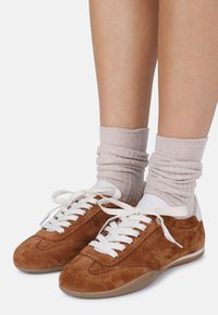 PARK-ERR - Sapatilhas - caramel/off white