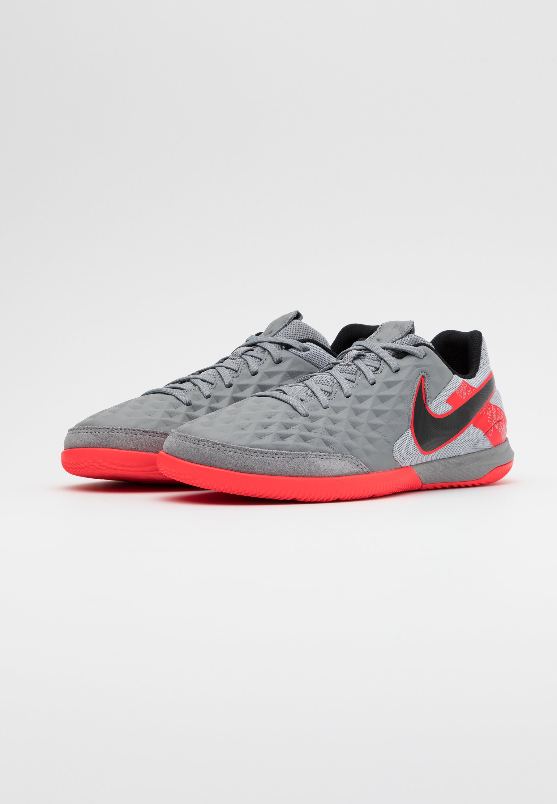 TIEMPO LEGEND 8 ACADEMY IC Fotbollsskor inomhusskor metallic bomber greyblackparticle grey TIEMPO LEGEND 8 ACADEMY IC Fotbollsskor inomhusskor metallic bomber greyblackparticle grey