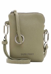 Vihreä tekonahkainen olkalaukku, jossa on teksturoitu pinta, hopeiset yksityiskohdat, säädettävä hihna ja pyöreä rengasviimeistely.