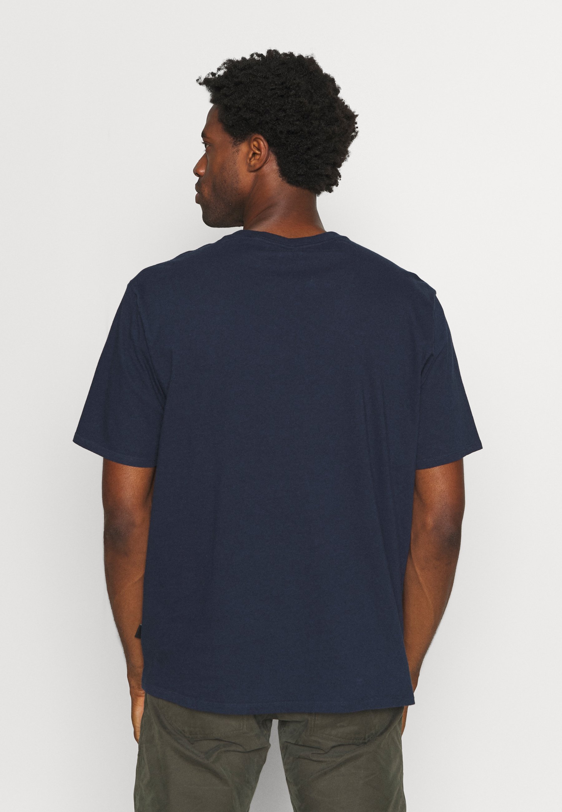patagonia navy tee