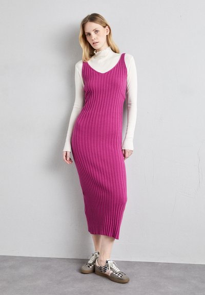 STUDIO ID DRESS - Φόρεμα-πουλόβερ - berry
