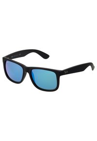 Ochelari de soare din plastic negru cu rame rectangulare și lentile reflectorizante albastre, având brațe subțiri negre și un logo pe un templu.