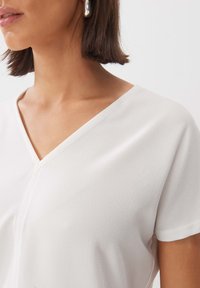 someday. KETIRA - T-shirt basic - milk