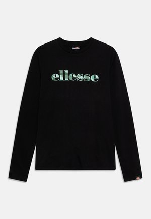 Camiseta negra de manga larga hecha de algodón, con el logo verde de "ellesse". Cuello redondo, corte regular, textura suave y sin estampados adicionales.
